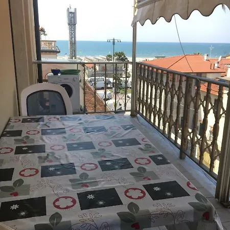 L'orologio Di Appartement Viareggio